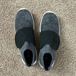 Under Armour Recover slip on shoes